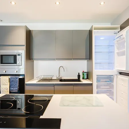 Apartment Bradford Premium Serviced Accommodation - Perfect For Contractors & Families I Free Parking I Fast Wifi