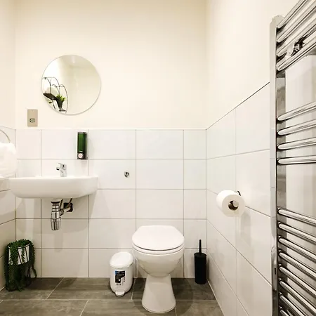 Bradford Premium Serviced Accommodation - Perfect For Contractors & Families I Free Parking I Fast Wifi Bradford (West Yorkshire)