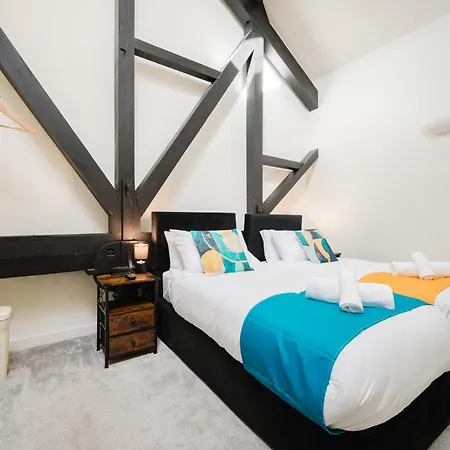 Bradford Premium Serviced Accommodation - Perfect For Contractors & Families I Free Parking I Fast Wifi